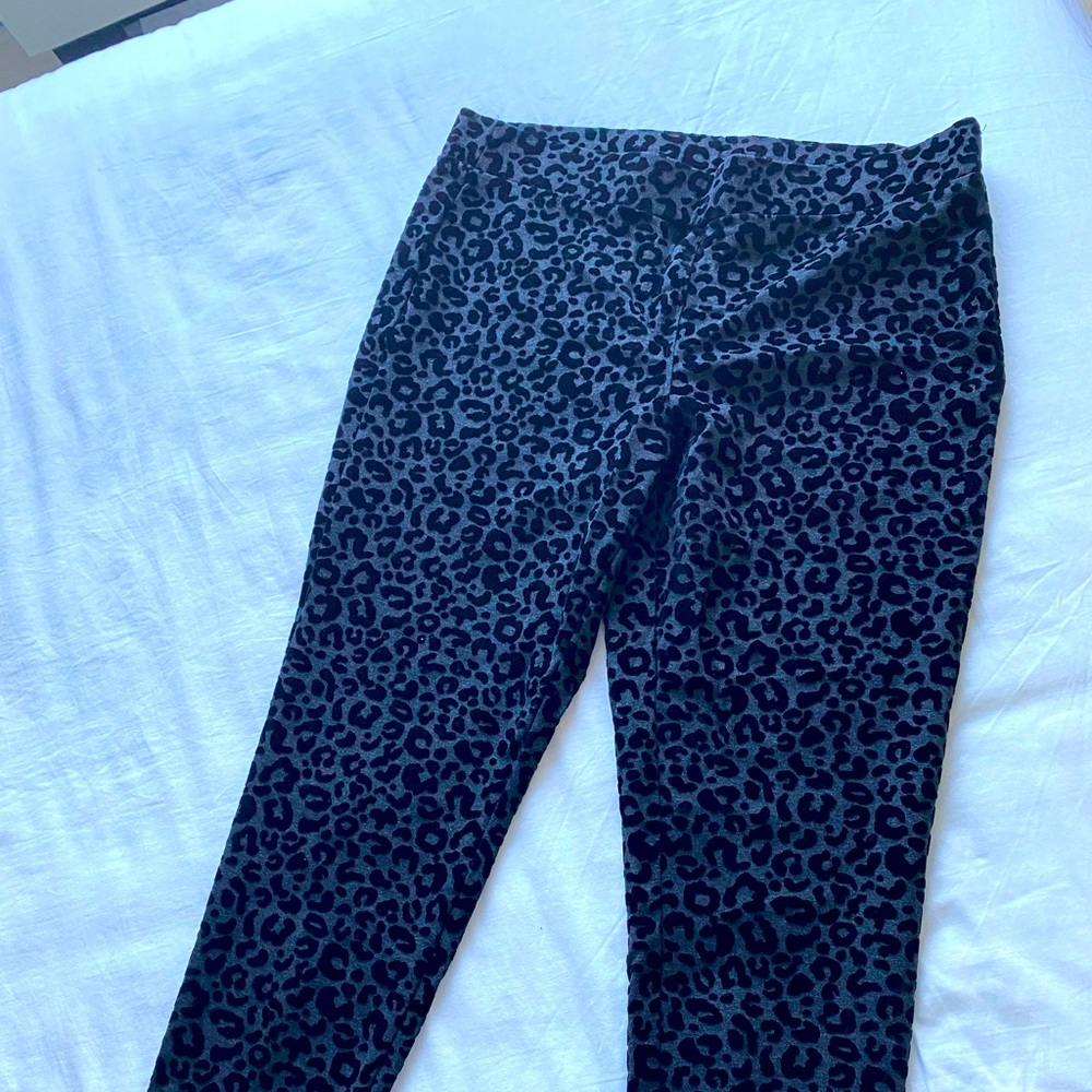 Style & Company Size Large Black on Gray Animal Print Leggings